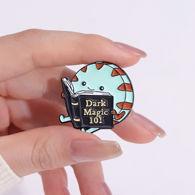 Cartoon Witch Wizard Lapel Ena - Jewelry Making Journal reseña y precio