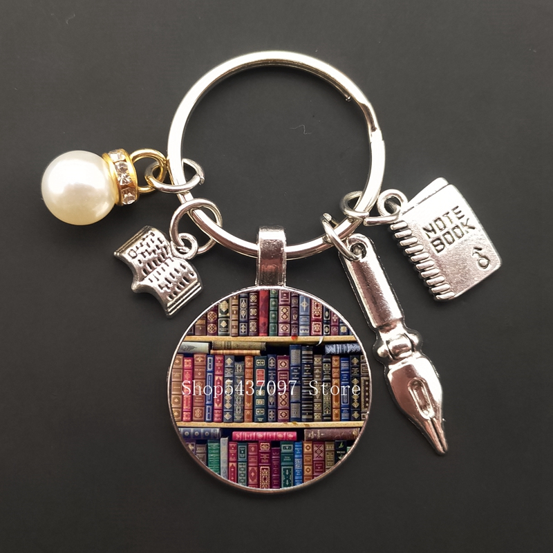 New retro book photo keychain  - Jewelry Making Journal reseña y precio